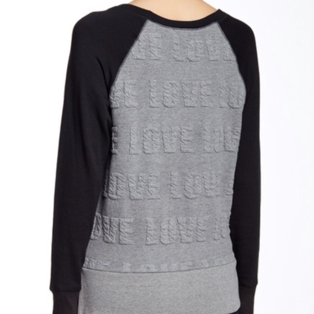 Love 3D LOVE Sweater - NWT - Yoga - Picture 3 of 3